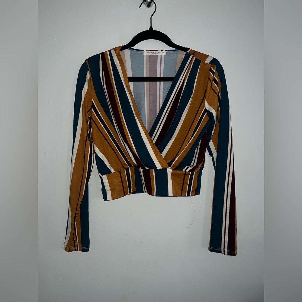 Striped V-Neck Long Sleeve Crop Top – Size Medium
